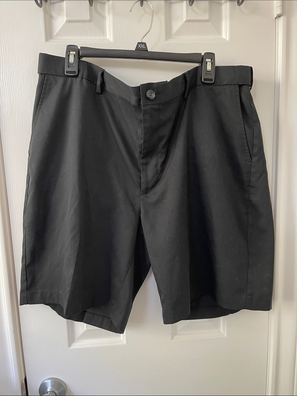 Savane Black Flat-Front Men's Shorts